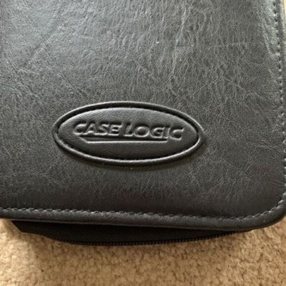 Case Logic 32 Disc Leather CD/DVD Case - Picture 2 of 6